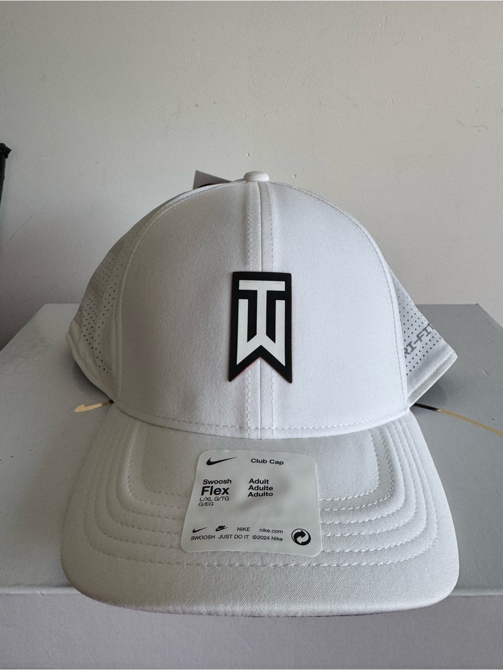 Nike Golf Hat Tiger Woods Unisex Size L/XL Dri-Fit TW White Cap